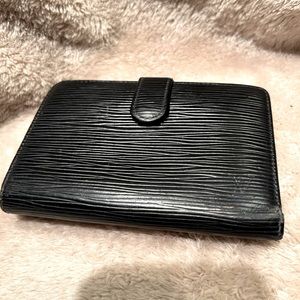 LOUIS VUITTON Vintage Black Epi Leather Kiss Lock Wallet
